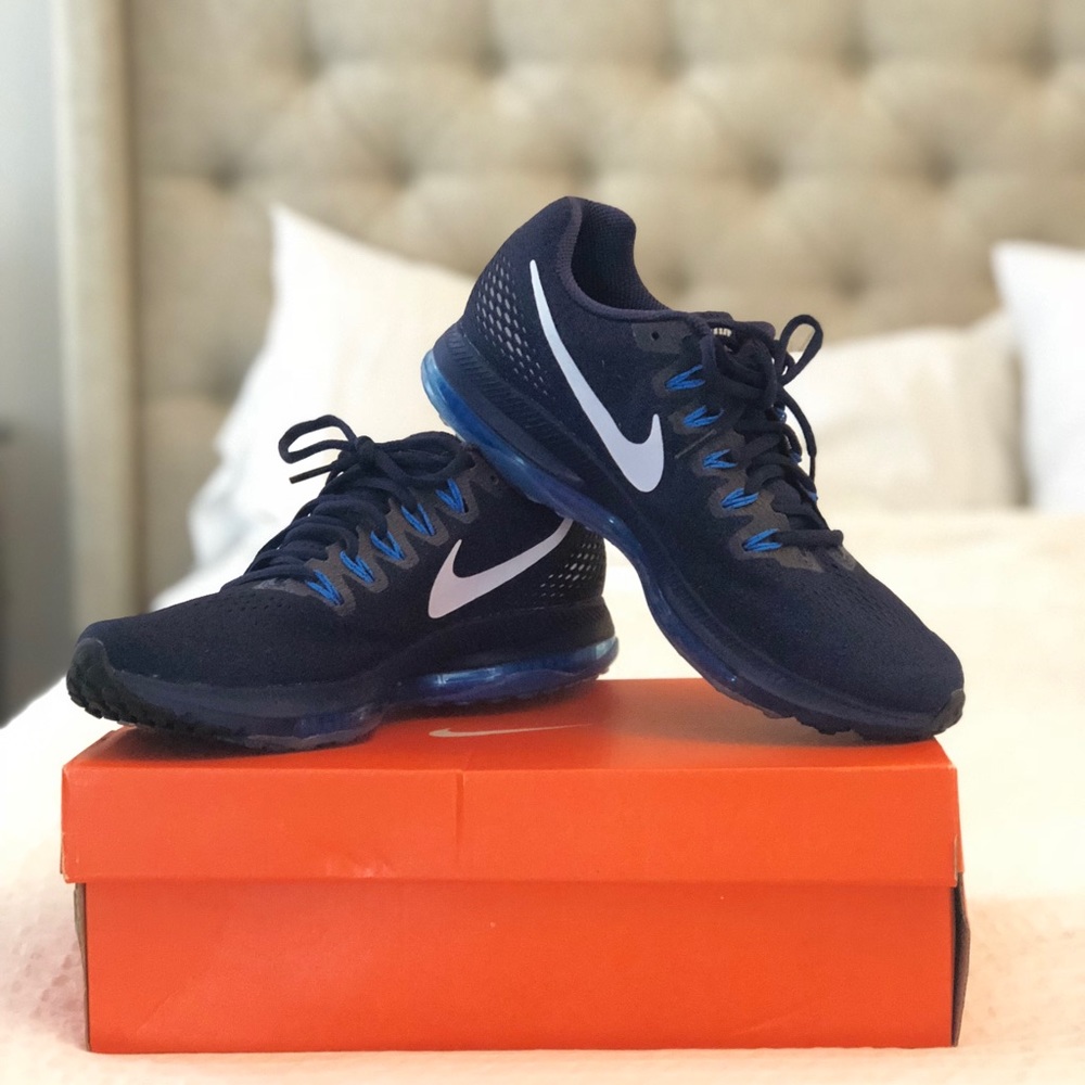 Menโs Nike sneakers ๐